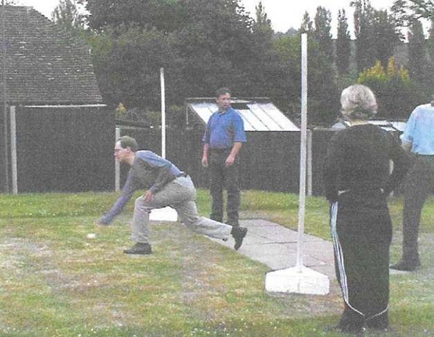 A person throwing a ball
AI-generated content may be incorrect.